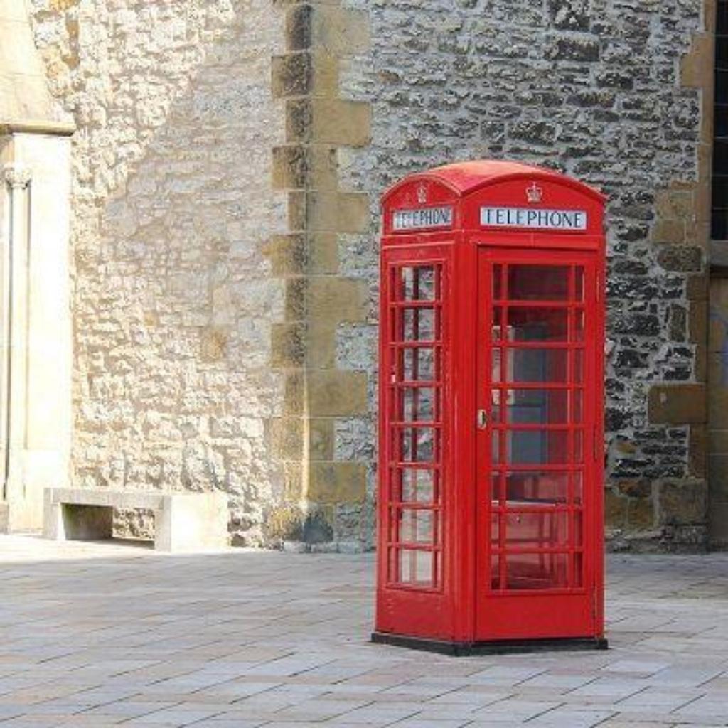 phonebooth-pixabay-3263216_1280.jpg